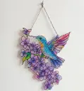 Colgante Plano de Acrílico - Colibri en Flores Violetas (20x15cm)