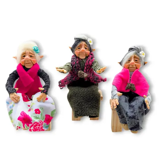 Duende Abuela - Sentada en banquito (17cm)